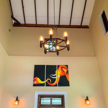 Headman House Antique Villa - A Seaside Royal Stay Ahangama Extérieur photo