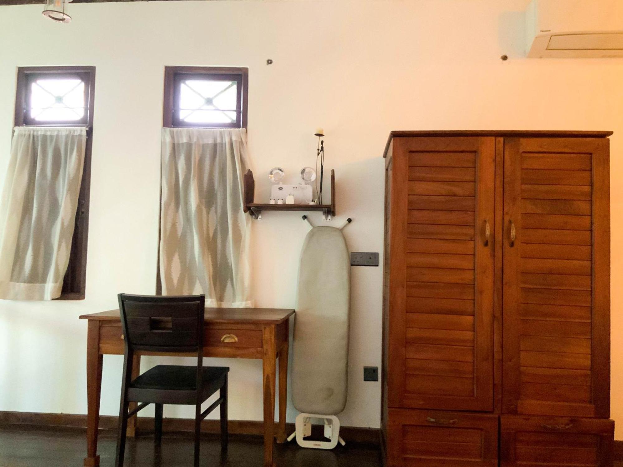 Headman House Antique Villa - A Seaside Royal Stay Ahangama Extérieur photo