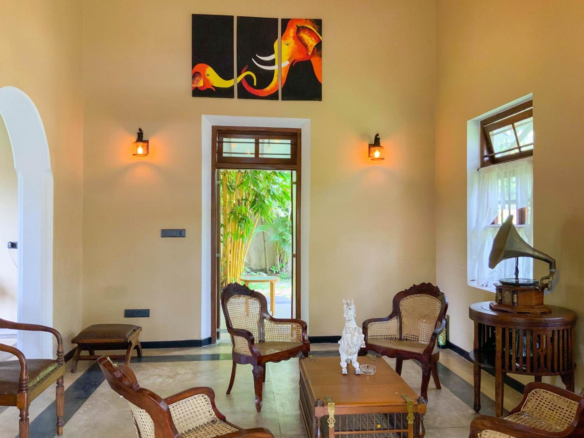 Headman House Antique Villa - A Seaside Royal Stay Ahangama Extérieur photo