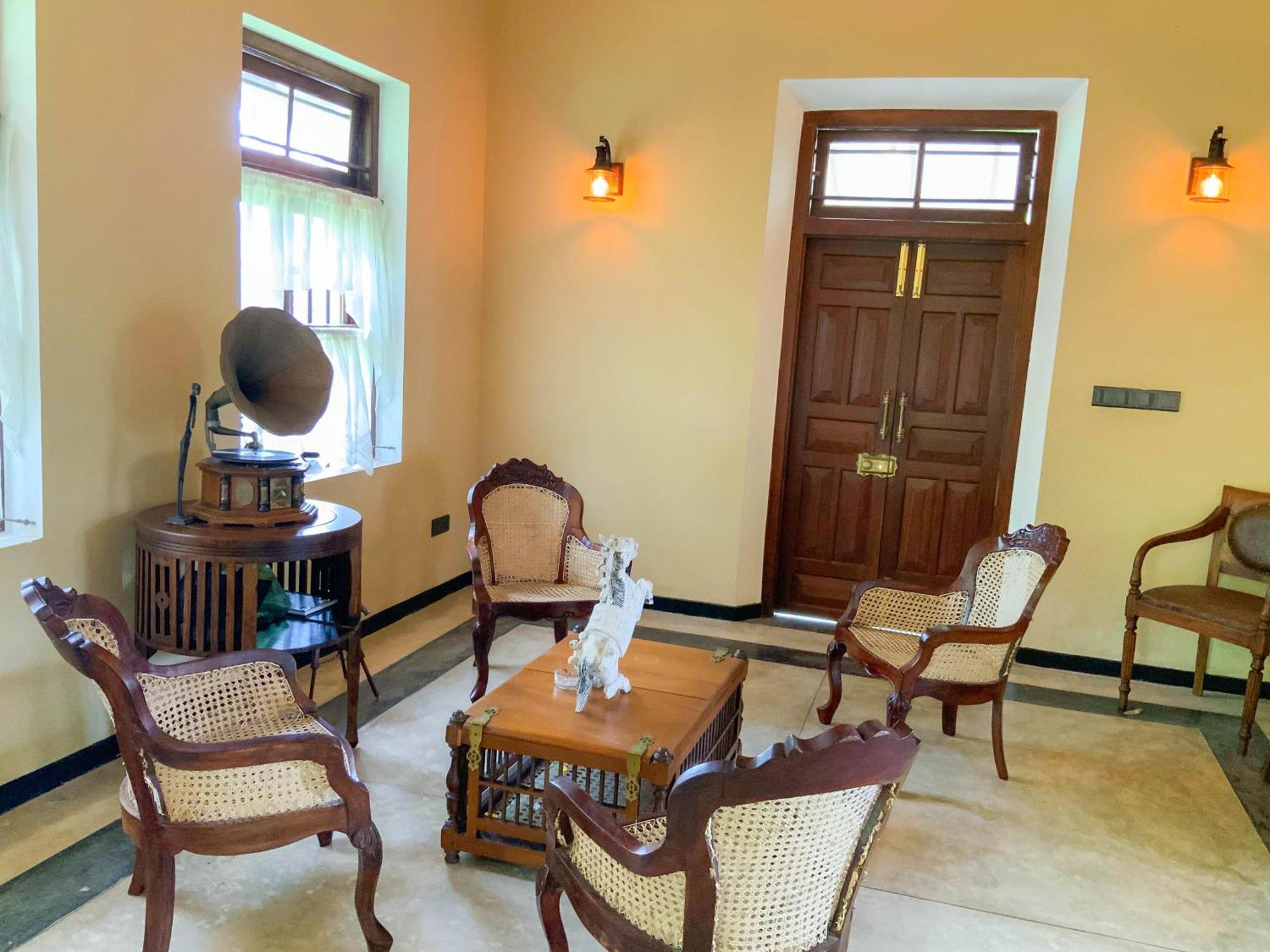 Headman House Antique Villa - A Seaside Royal Stay Ahangama Extérieur photo