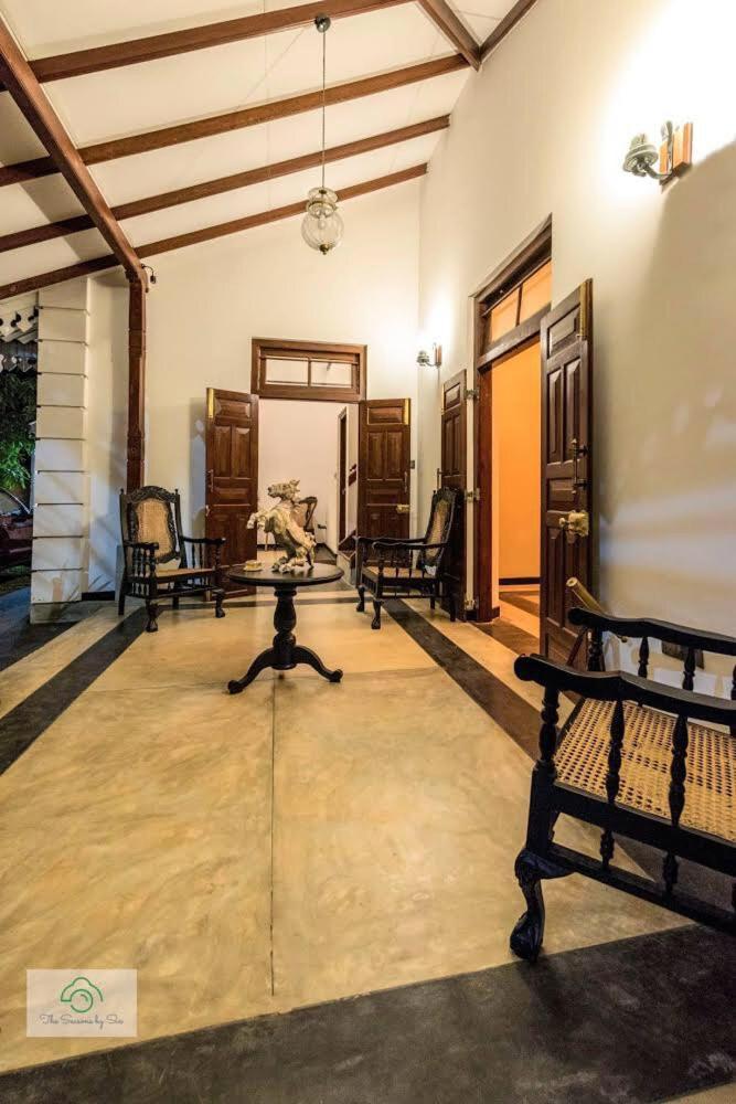 Headman House Antique Villa - A Seaside Royal Stay Ahangama Extérieur photo