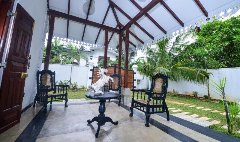 Headman House Antique Villa - A Seaside Royal Stay Ahangama Extérieur photo