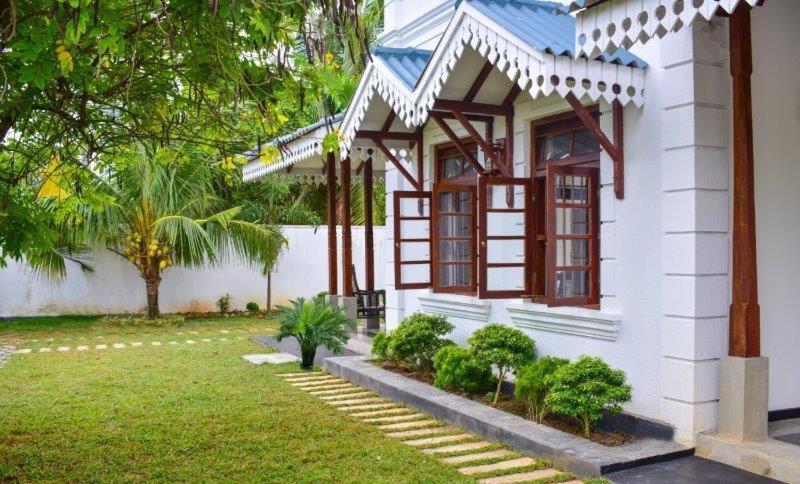 Headman House Antique Villa - A Seaside Royal Stay Ahangama Extérieur photo