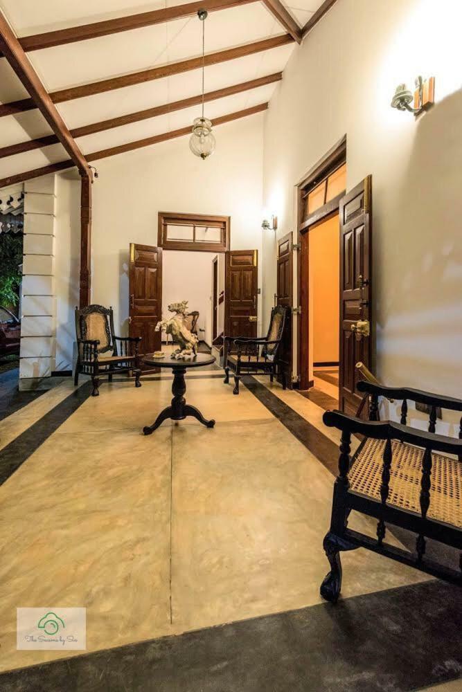 Headman House Antique Villa - A Seaside Royal Stay Ahangama Extérieur photo